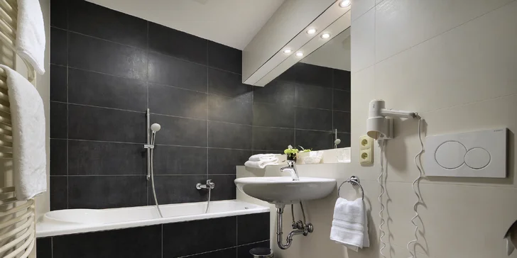 4* hotel v pokojnej časti Mariánskych Lázní: polpenzia, wellness aj procedúry