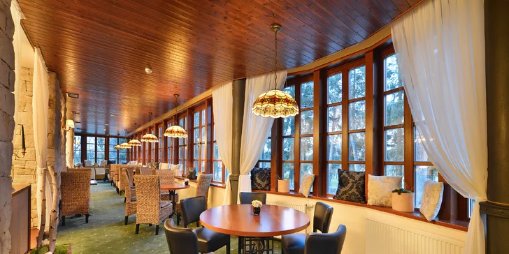 4* hotel v pokojnej časti Mariánskych Lázní: polpenzia, wellness aj procedúry