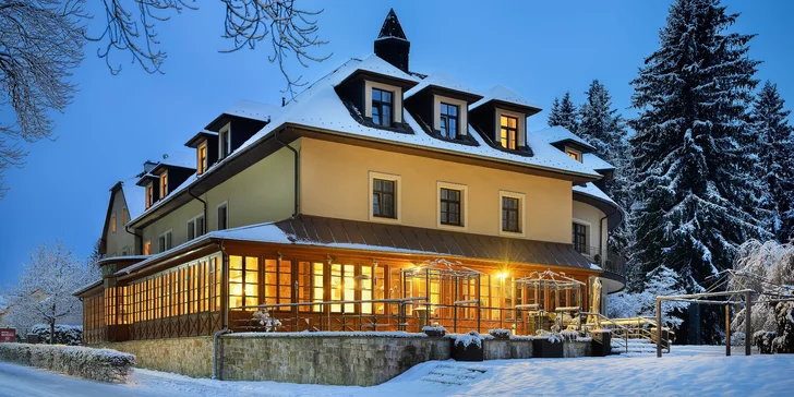 4* hotel v pokojnej časti Mariánskych Lázní: polpenzia, wellness aj procedúry