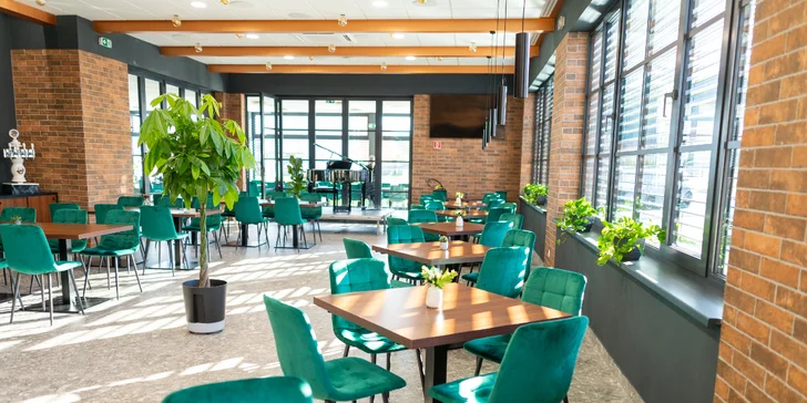 Trojchodové menu alebo kávička s tiramisu v Urpiner restaurant & pub v Banskej Bystrici