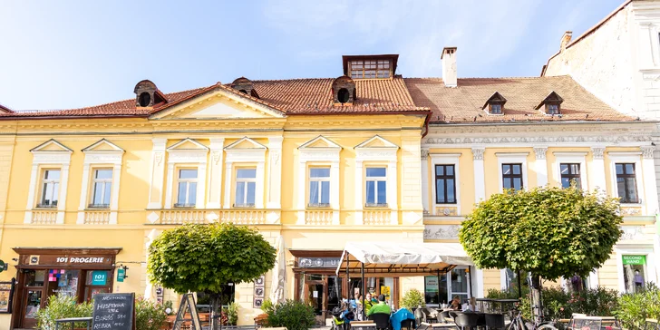 Kačacie hody s pohárom vína pre 4 osoby v Pilsner Restaurant u Kemov