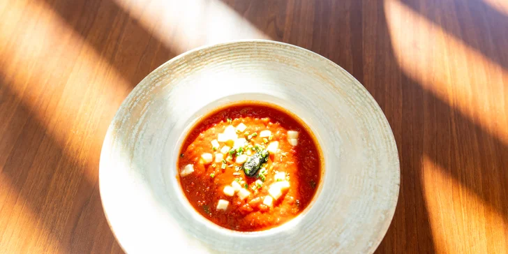 Trojchodové menu alebo kávička s tiramisu v Urpiner restaurant & pub v Banskej Bystrici