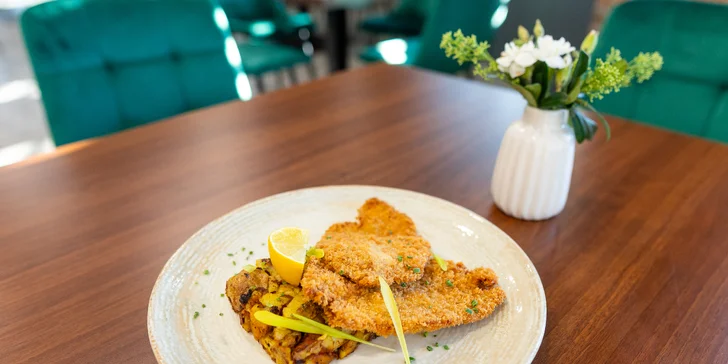 Trojchodové menu alebo kávička s tiramisu v Urpiner restaurant & pub v Banskej Bystrici