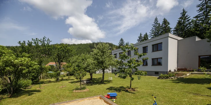 Pobyt v Beskydách až pre 6 osôb: trojizbové apartmány, záhrada s posedením