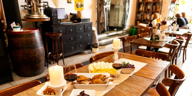 Kačacie hody s pohárom vína pre 4 osoby v Pilsner Restaurant u Kemov