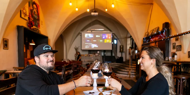Kačacie hody s pohárom vína pre 4 osoby v Pilsner Restaurant u Kemov