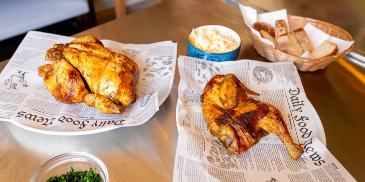 Celé grilované kura s prílohami, omáčkou a pivom v Pilsner Restaurant u Kemov