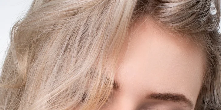 Líčenie, účes aj profesionálne fotenie, ktoré nechajú vašu prirodzenú krásu zažiariť