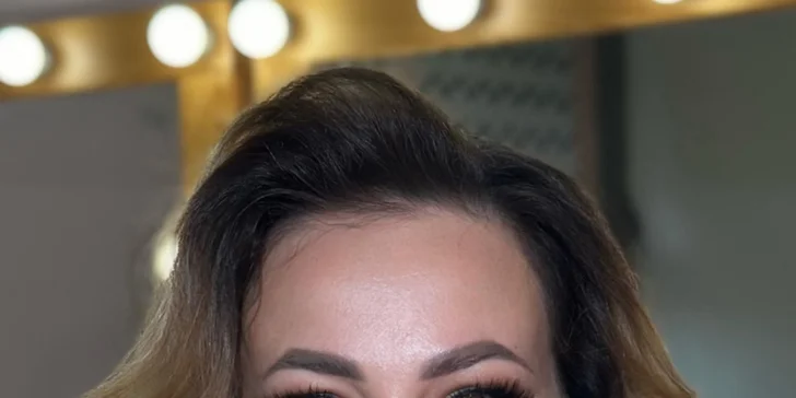 Líčenie, účes aj profesionálne fotenie, ktoré nechajú vašu prirodzenú krásu zažiariť