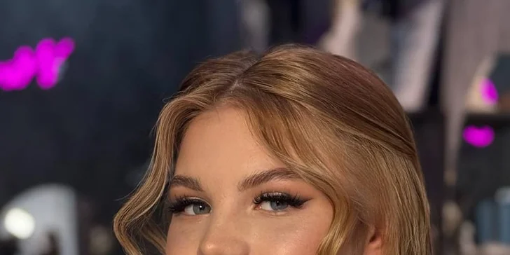 Líčenie, účes aj profesionálne fotenie, ktoré nechajú vašu prirodzenú krásu zažiariť