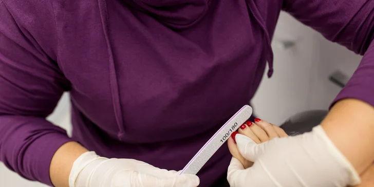 Suchá pedikúra, gélové nechty alebo wellness pre ruky i nohy
