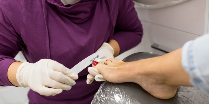 Suchá pedikúra, gélové nechty alebo wellness pre ruky i nohy