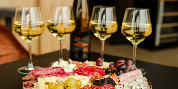 Denko plné dobrôt a lahodné víno, ktoré poteší všetky zmysly