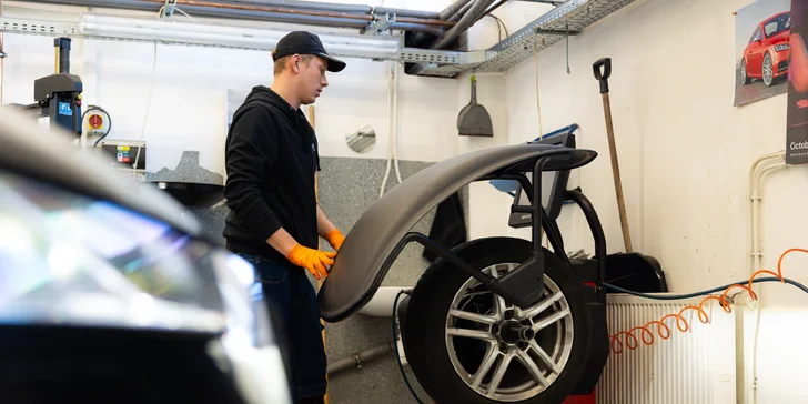 Výmena či prezutie s vyvážením alebo možnosť sezónneho uskladnenia pneumatík či kolies