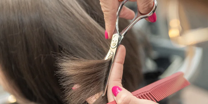 Dámsky strih alebo brazílsky keratín s podstrihnutím