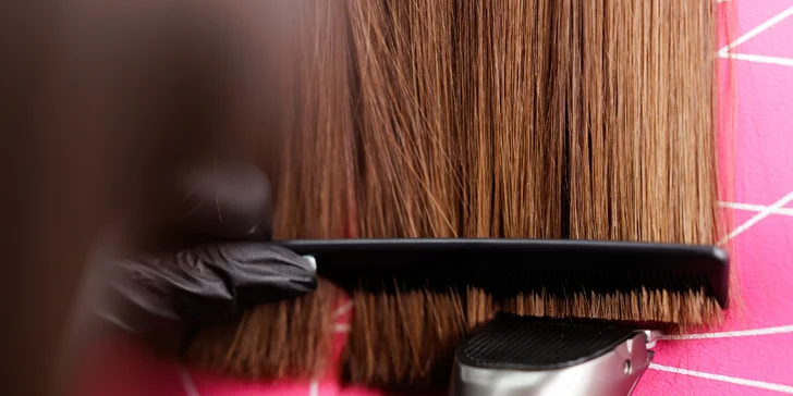 Dámsky strih alebo brazílsky keratín s podstrihnutím