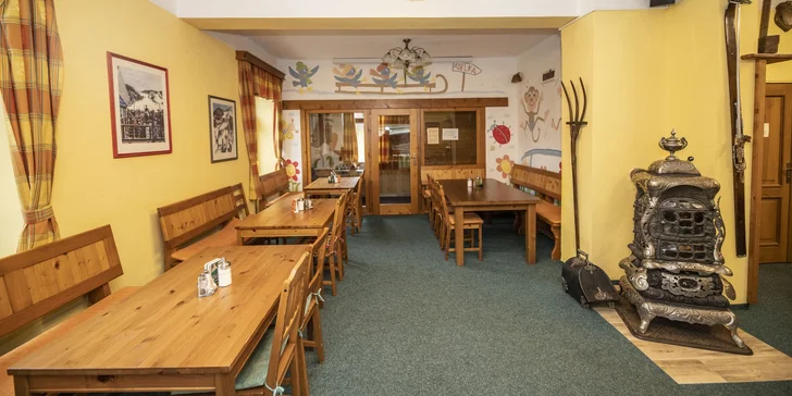 Aktívna dovolenka v Krkonošiach: rodinný penzión s raňajkami alebo polpenziou, wellness, zľava na športy