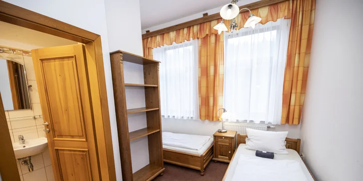 Aktívna dovolenka v Krkonošiach: rodinný penzión s raňajkami alebo polpenziou, wellness, zľava na športy