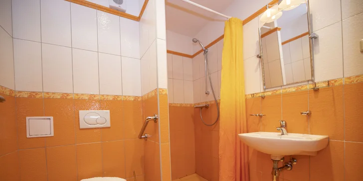 Aktívna dovolenka v Krkonošiach: rodinný penzión s raňajkami alebo polpenziou, wellness, zľava na športy