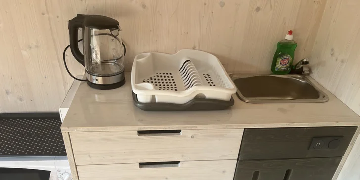 Pobyt v modernom a útulnom posede na Vysočine: vonkajšie ohnisko, kuchynka aj plnohodnotná kúpeľňa