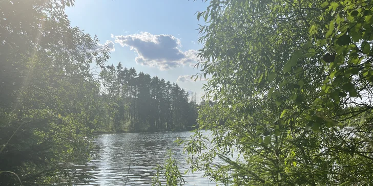 Pobyt v modernom a útulnom posede na Vysočine: vonkajšie ohnisko, kuchynka aj plnohodnotná kúpeľňa