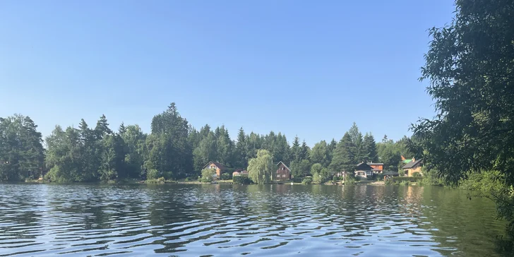 Pobyt v modernom a útulnom posede na Vysočine: vonkajšie ohnisko, kuchynka aj plnohodnotná kúpeľňa