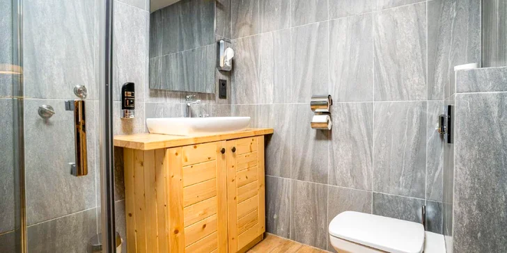 Zažite dotyk prírody: Apartmány vo Veľkej Lomnici s raňajkami a wellness