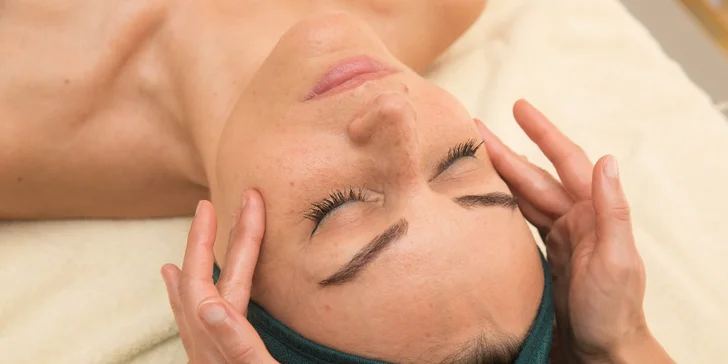 Masáže: klasická terapeutická, relaxačná pre tehotné ženy, reflexná masáž chodidiel či bankovanie