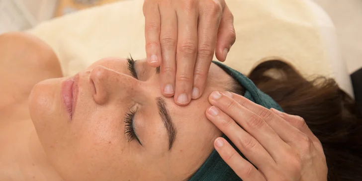 Masáže: klasická terapeutická, relaxačná pre tehotné ženy, reflexná masáž chodidiel či bankovanie