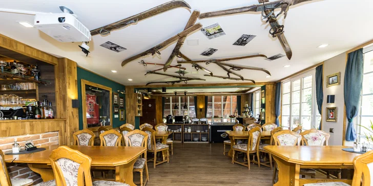 Penzión v obci Pec pod Sněžkou s raňajkami alebo polpenziou, saunou aj tenisom