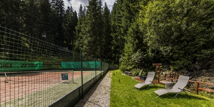 Penzión v obci Pec pod Sněžkou s raňajkami alebo polpenziou, saunou aj tenisom