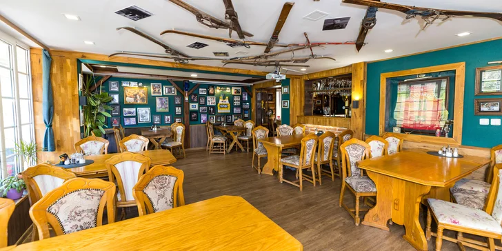 Penzión v obci Pec pod Sněžkou s raňajkami alebo polpenziou, saunou aj tenisom