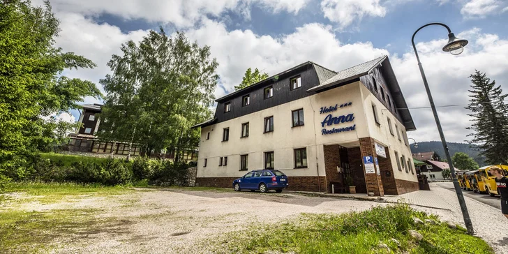 Pobyt v hoteli v centre Harrachova vrátane polpenzie aj špeciálna silvestrovská varianta