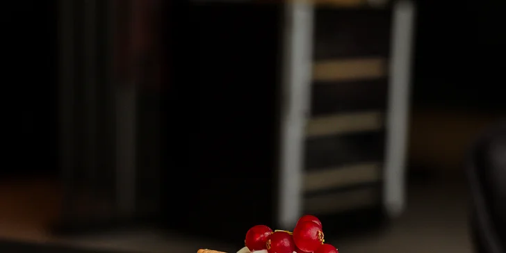 Zahrejte sa a zamaškrťte si vo dvojici: horúca čokoláda alebo káva s koláčom a ovocná limonáda k tomu