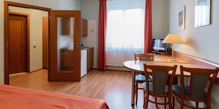 Pobyt v Karlových Varoch: penzión na okraji mesta, 3 km od Vřídla a kolonády