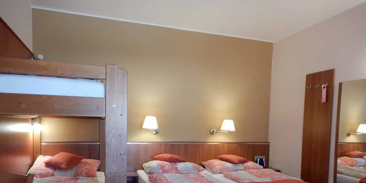 Pobyt v Karlových Varoch: penzión na okraji mesta, 3 km od Vřídla a kolonády