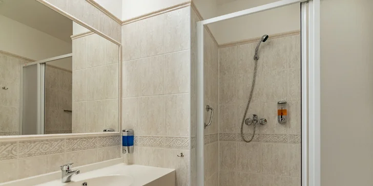 Pobyt v Karlových Varoch: penzión na okraji mesta, 3 km od Vřídla a kolonády