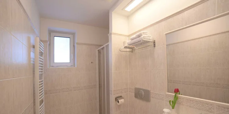 Pobyt v Karlových Varoch: penzión na okraji mesta, 3 km od Vřídla a kolonády