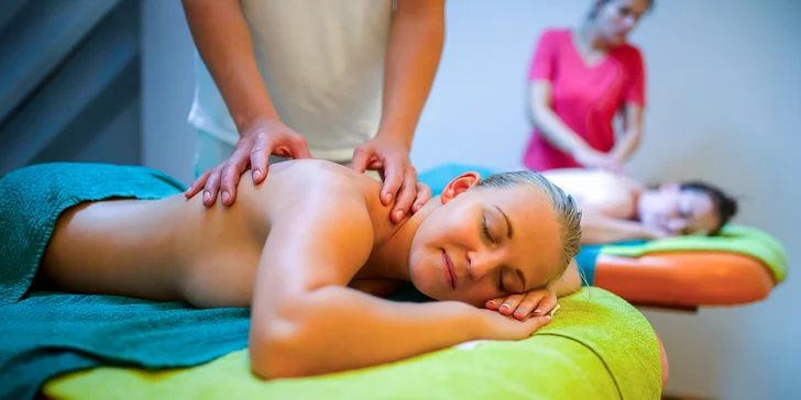 Klasická párová kokosová masáž s jedlým kokosovým olejom