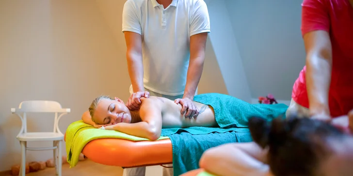 Klasická párová kokosová masáž s jedlým kokosovým olejom