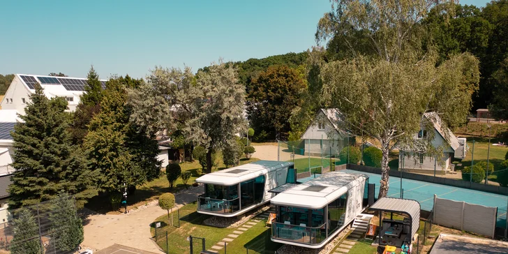 Netradičný pobyt na Zemplíne: kapsulový dom s wellness a možnosťou stravy