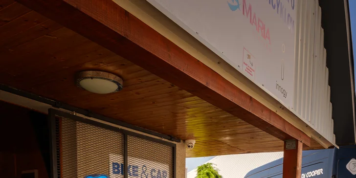 Netradičný pobyt na Zemplíne: kapsulový dom s wellness a možnosťou stravy