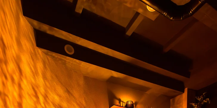 Relax vo vínnom kúpeli s občerstvením a pohárom vína pre 1 až 4 osoby