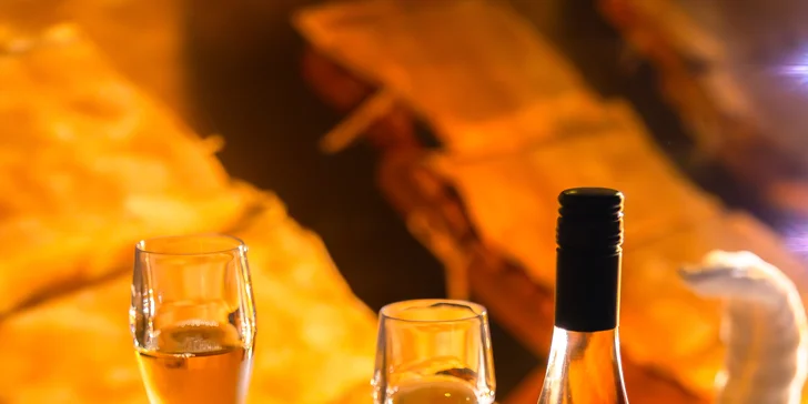 Relax vo vínnom kúpeli s občerstvením a pohárom vína pre 1 až 4 osoby