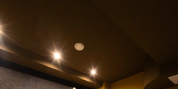 Relax vo vínnom kúpeli s občerstvením a pohárom vína pre 1 až 4 osoby