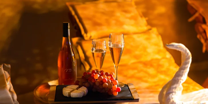 Relax vo vínnom kúpeli s občerstvením a pohárom vína pre 1 až 4 osoby