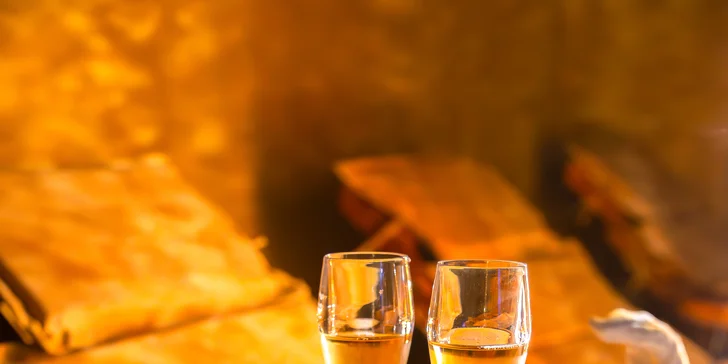 Relax vo vínnom kúpeli s občerstvením a pohárom vína pre 1 až 4 osoby