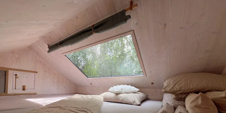 Pobyt v modernom a útulnom posede na Vysočine: vonkajšie ohnisko, kuchynka aj plnohodnotná kúpeľňa