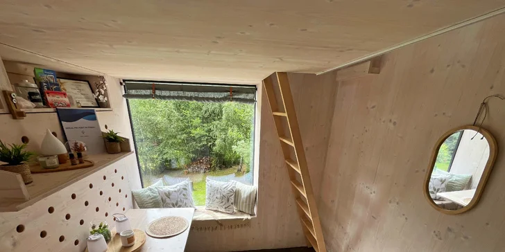 Pobyt v modernom a útulnom posede na Vysočine: vonkajšie ohnisko, kuchynka aj plnohodnotná kúpeľňa