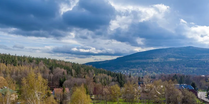 Pobyt v kúpeľnom meste Świeradów Zdrój: raňajky alebo polpenzia, wellness aj masáže